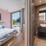 La Pinede فيلة كانيو سور مير